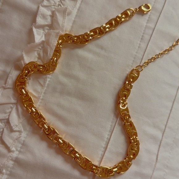 Elegant Gold Chain Bracelet - Picture 2 of 2
